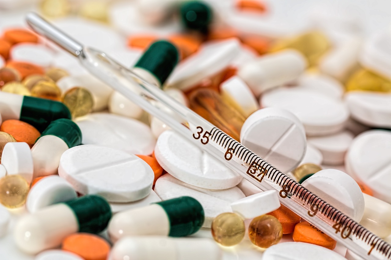 Farmacja – jak podnosić swoje kompetencje? Szkolenia prawo farmaceutyczne dla farmaceutów